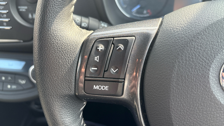 Toyota Yaris 1.5 Hybrid Y20 5dr CVT [Bi-tone] Hybrid Hatchback